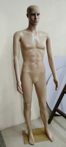 male-mannequin-standing-chennai